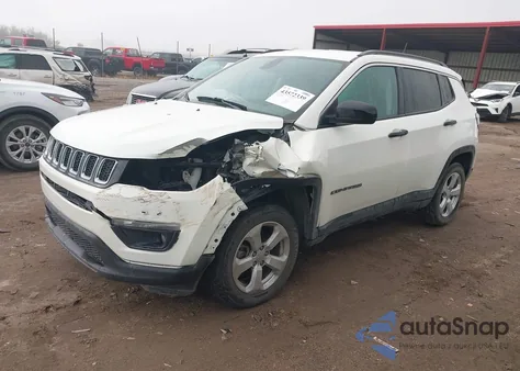 2019 Jeep Compass Latitude 4X4 из США, поврежденный, VIN 3C4NJDBB4KT761015